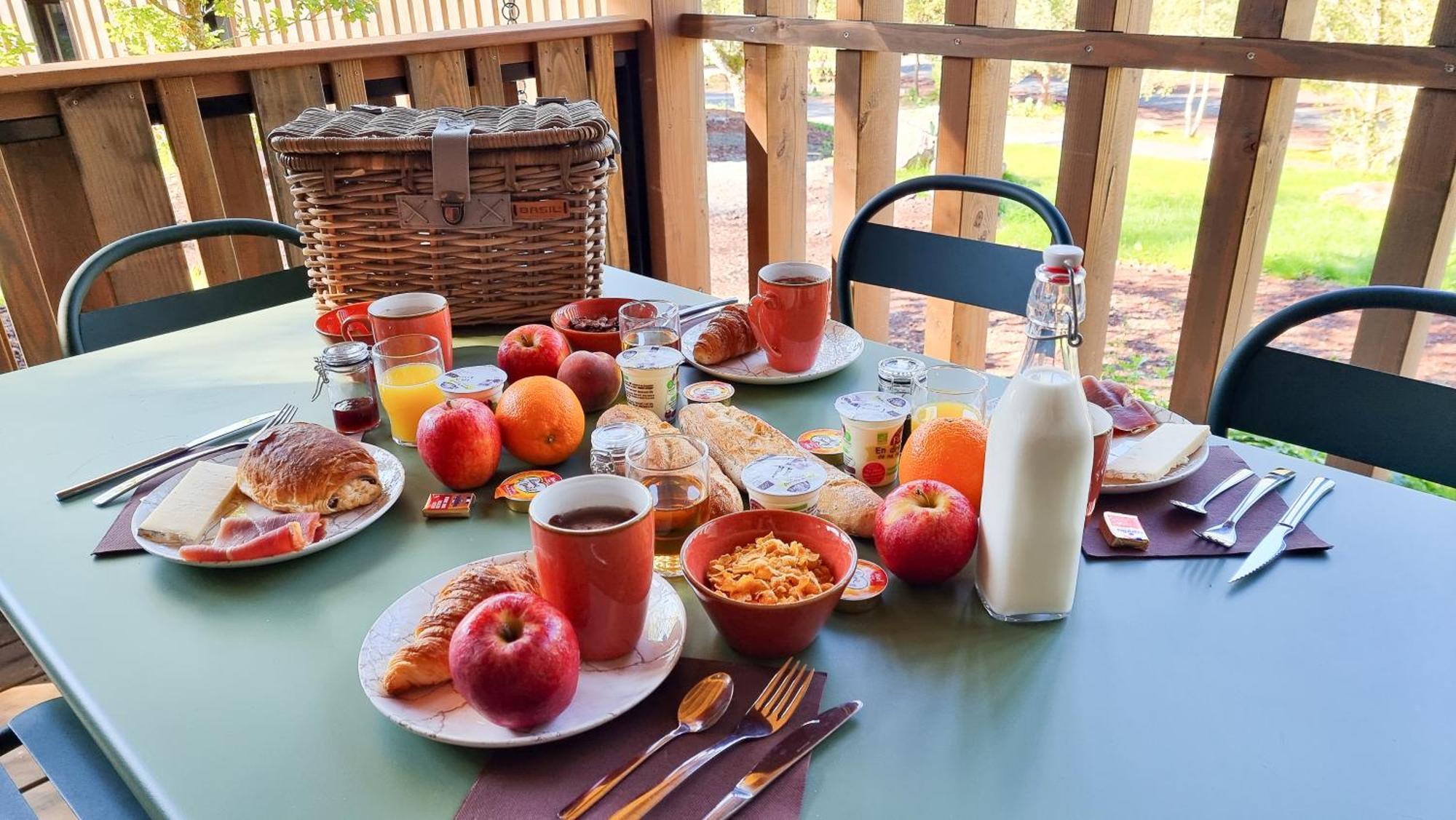 Hotel - Lodges De Lemptegy Saint-Ours  Eksteriør bilde